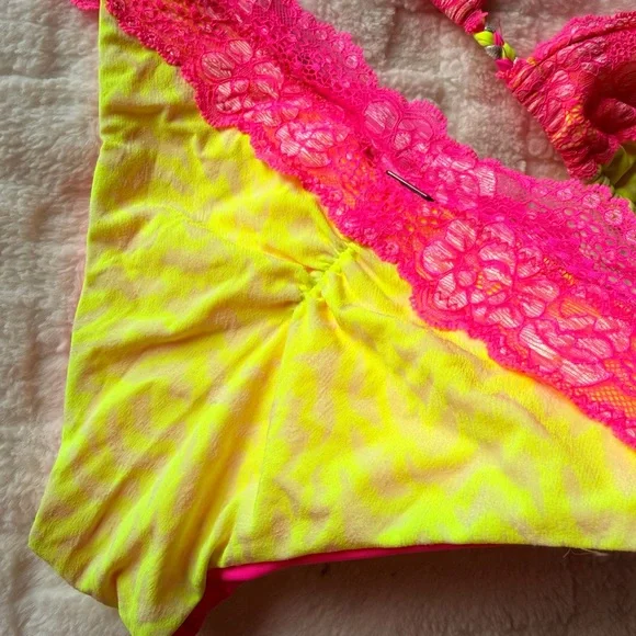 Beach Bunny Neon Dream bikini set XL neon green pink leopard lace - Picture 4 of 7